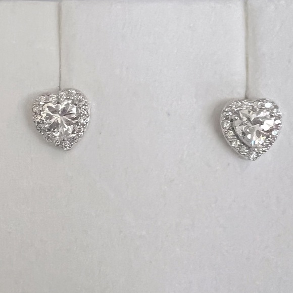 Jewelry - Earrings•heart shaped•Lab created diamonds•